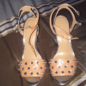 Banana heels like new worn in the house to small